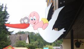 Lufthans mit rosa Babywindel - Bild vergr��ern 